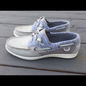 Women’s sperry boat shoes